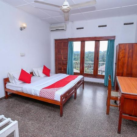 Oyo 436 Sandakelum Tourist Guest House Kandy Exterior photo
