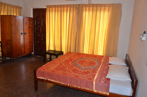 Oyo 436 Sandakelum Tourist Guest House Kandy Exterior photo