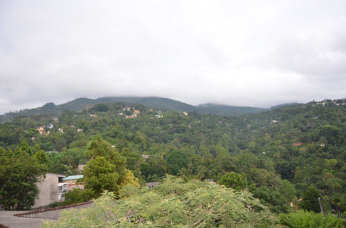 Oyo 436 Sandakelum Tourist Guest House Kandy Exterior photo
