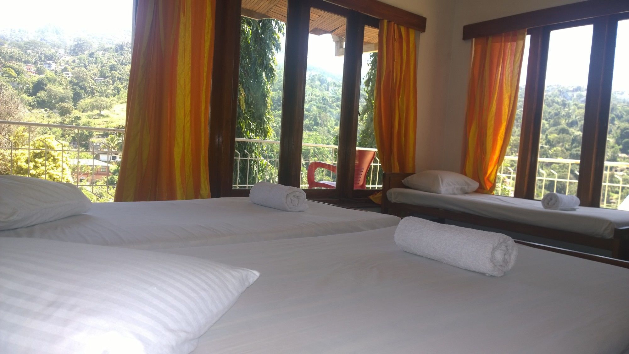 Oyo 436 Sandakelum Tourist Guest House Kandy Exterior photo