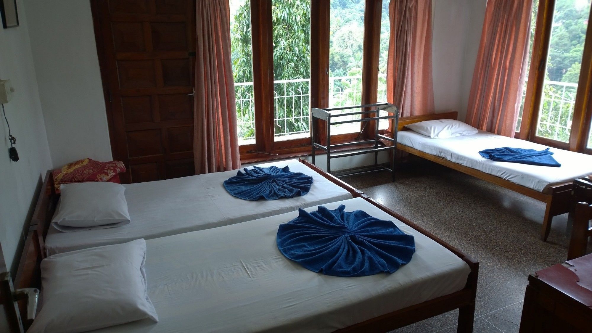 Oyo 436 Sandakelum Tourist Guest House Kandy Exterior photo