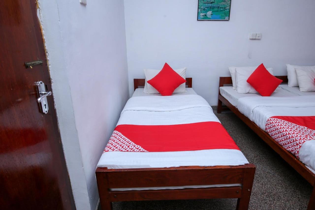 Oyo 436 Sandakelum Tourist Guest House Kandy Exterior photo