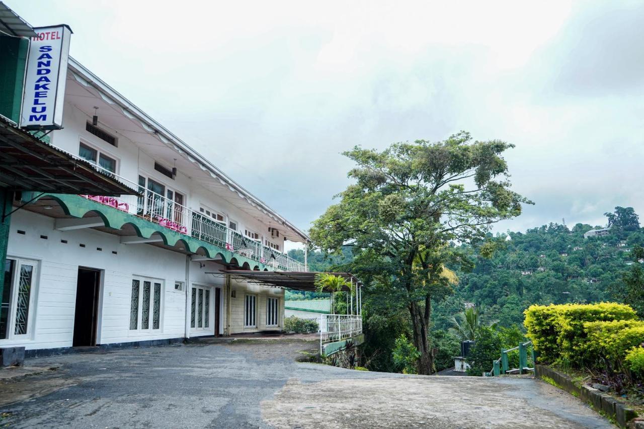 Oyo 436 Sandakelum Tourist Guest House Kandy Exterior photo