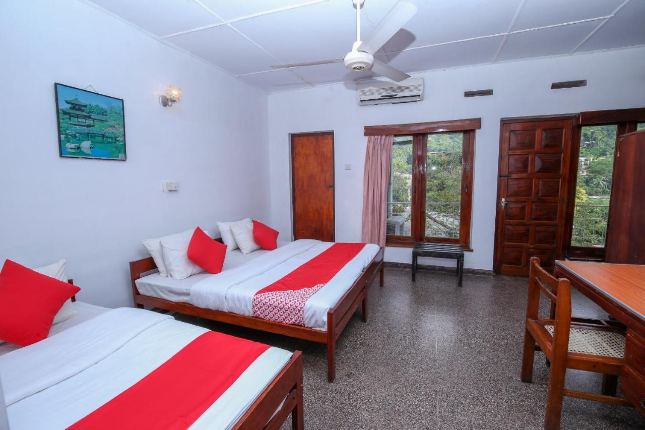 Oyo 436 Sandakelum Tourist Guest House Kandy Exterior photo