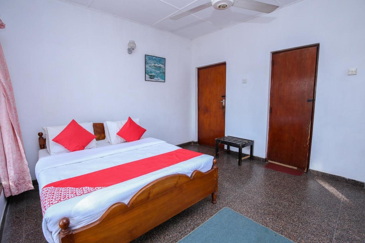 Oyo 436 Sandakelum Tourist Guest House Kandy Exterior photo
