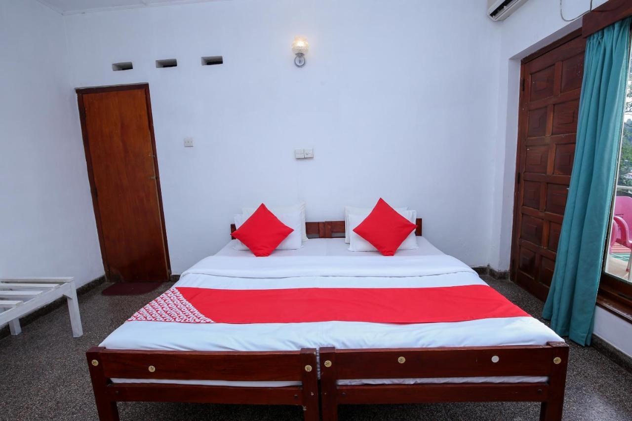 Oyo 436 Sandakelum Tourist Guest House Kandy Exterior photo