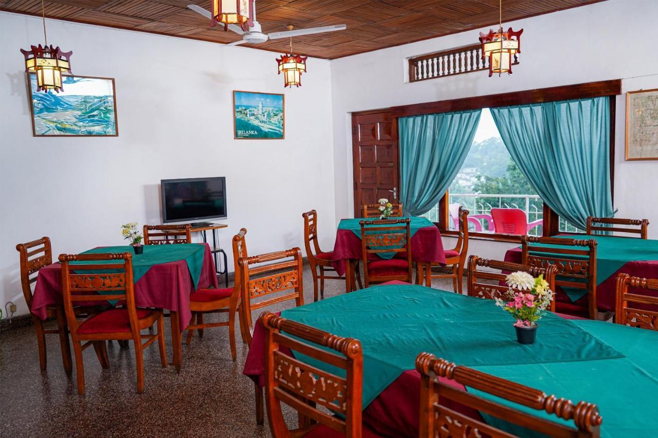 Oyo 436 Sandakelum Tourist Guest House Kandy Exterior photo
