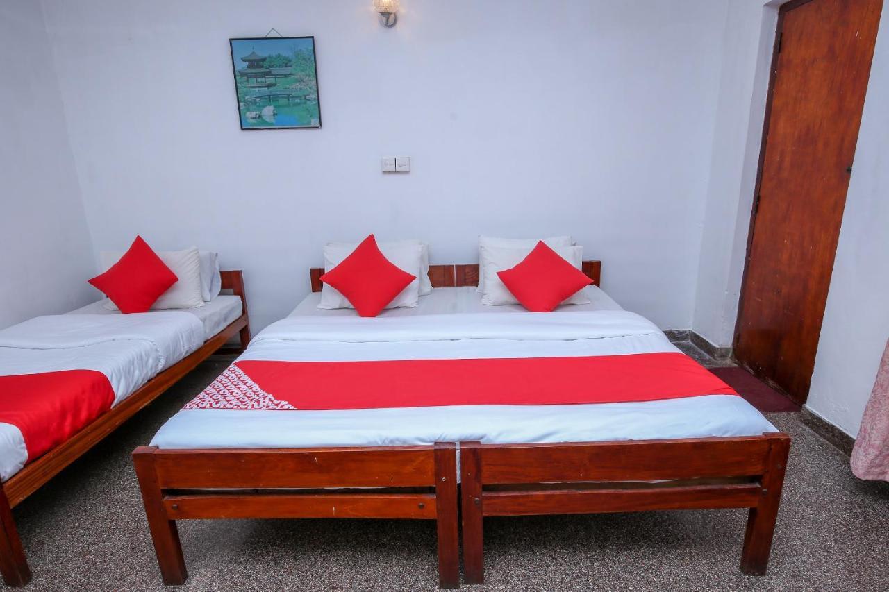 Oyo 436 Sandakelum Tourist Guest House Kandy Exterior photo