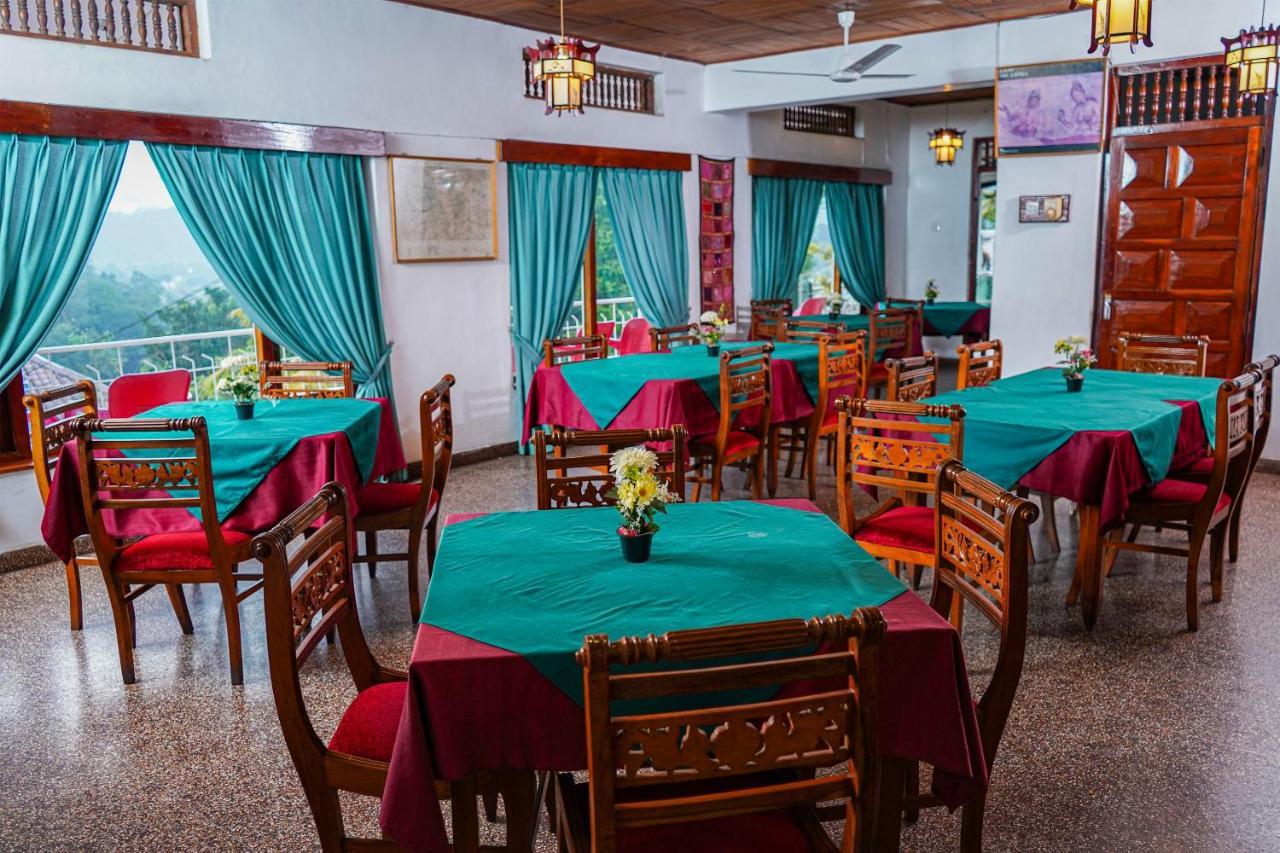 Oyo 436 Sandakelum Tourist Guest House Kandy Exterior photo